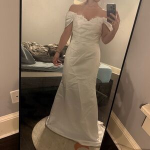 Elegant Off-Shoulder Wedding Dress